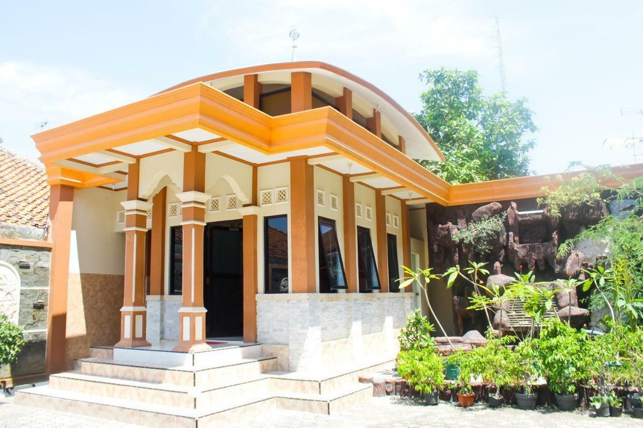 Hotel Wiwi Perkasa 2 Indramayu Екстериор снимка