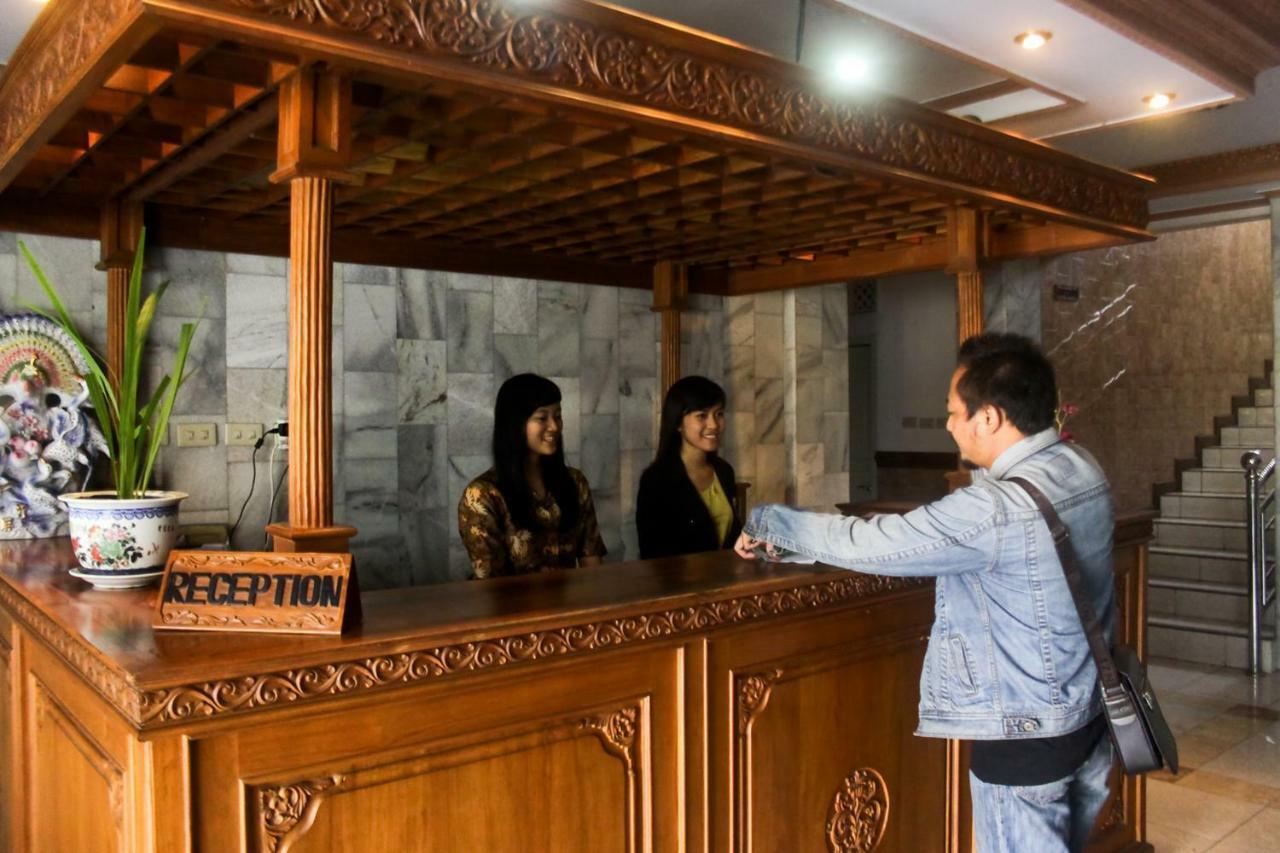 Hotel Wiwi Perkasa 2 Indramayu Екстериор снимка