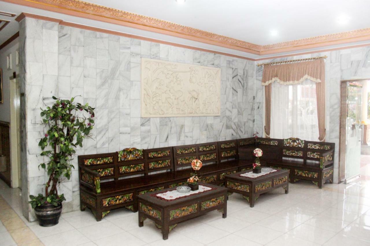 Hotel Wiwi Perkasa 2 Indramayu Екстериор снимка